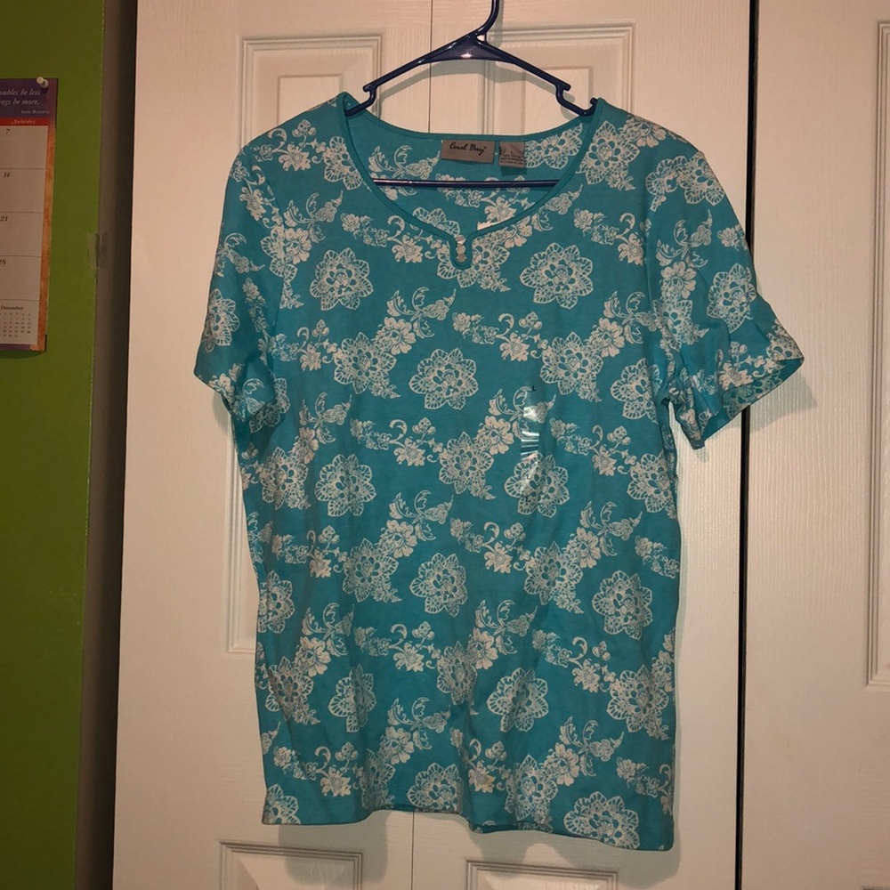 Lady’s top by Coral Bay